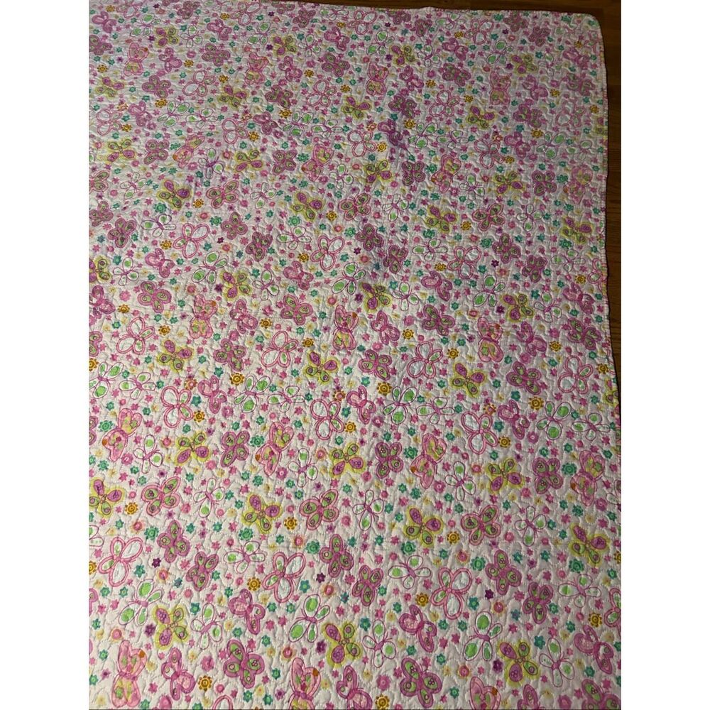 Pink Butterfly girls reversible comforter quilt 66"x 84"‎